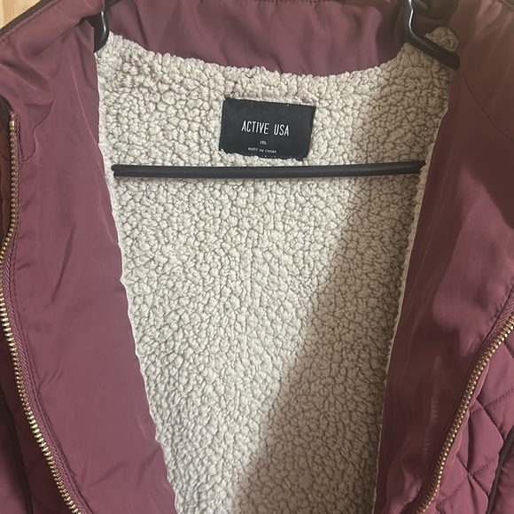 Active USA Women's Quilted Vest - Burgundy - Picture 4 of 5
